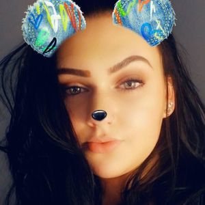 Meet your Posher, Olivia